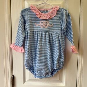 Stitchy Fish Blue and Pink Bow Bubble NWOT